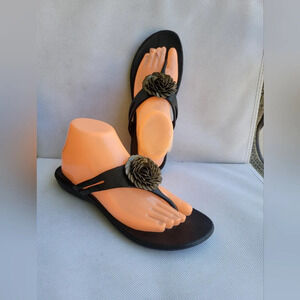 OKAb BLACK FLIP FLOPS SANDALS (sz M/L)‎